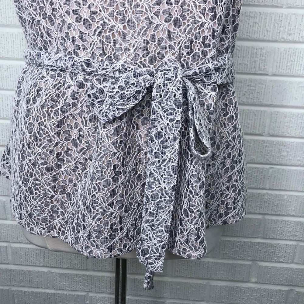 Banana Republic Sleeveless Lace Tank Peplum Large - Picture 3 of 8